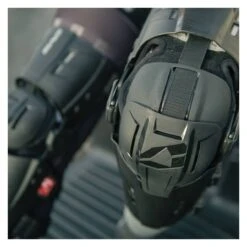 EVS RS9 Knee Brace 10 EVS RS9 Knee Brace -Motorcycle Equipment Store evsrs9 knee brace 3